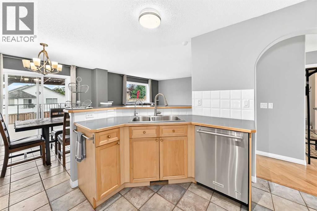 23 Thornbird Way SE - 14