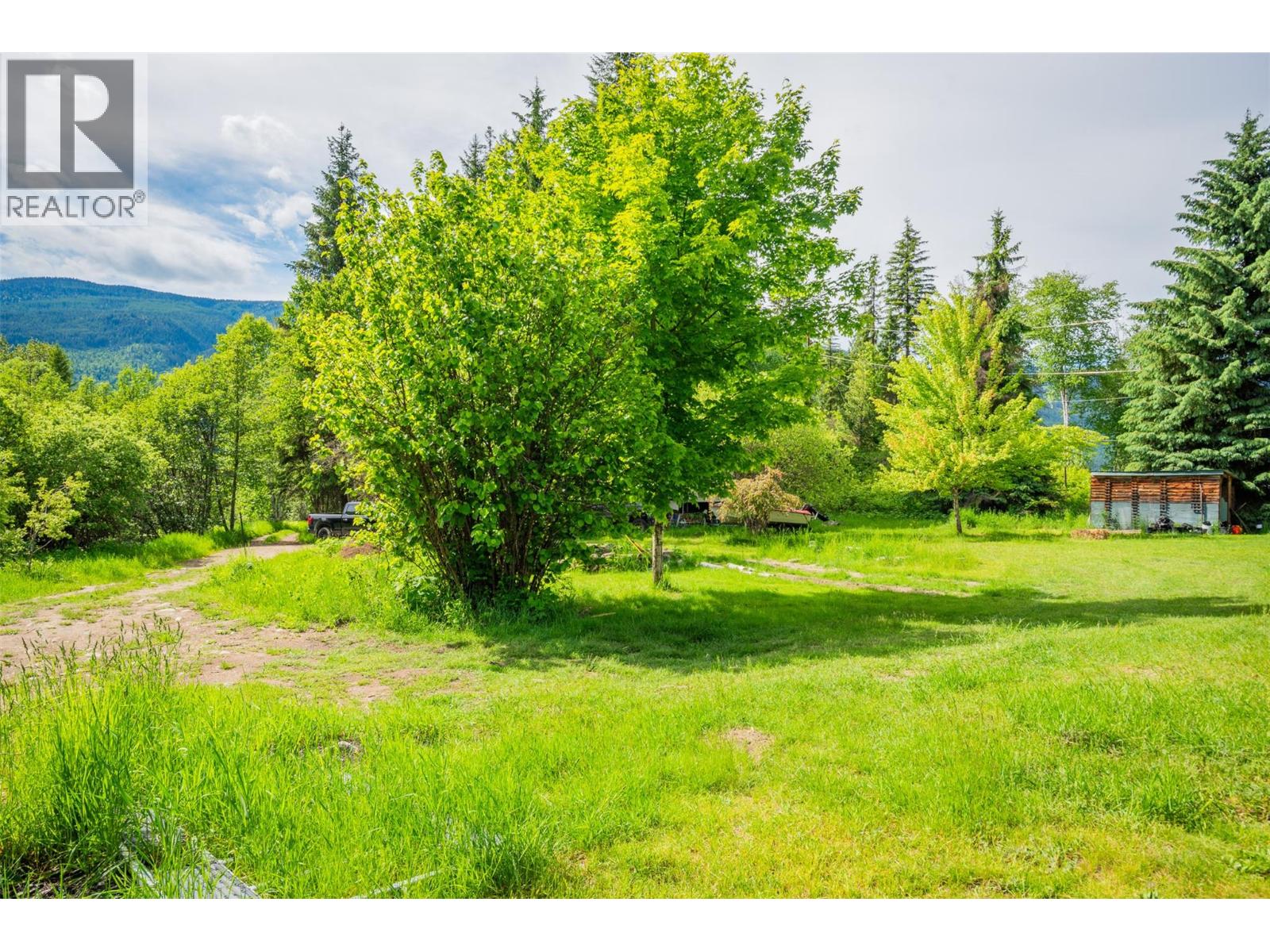 7010 PERRYS CEMETERY Road - 70