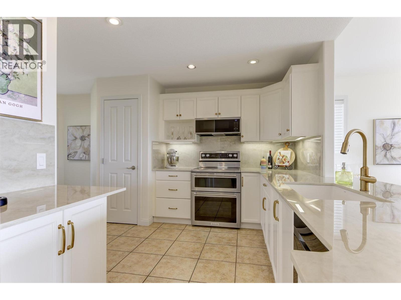 5205 Sandhills Drive - 26