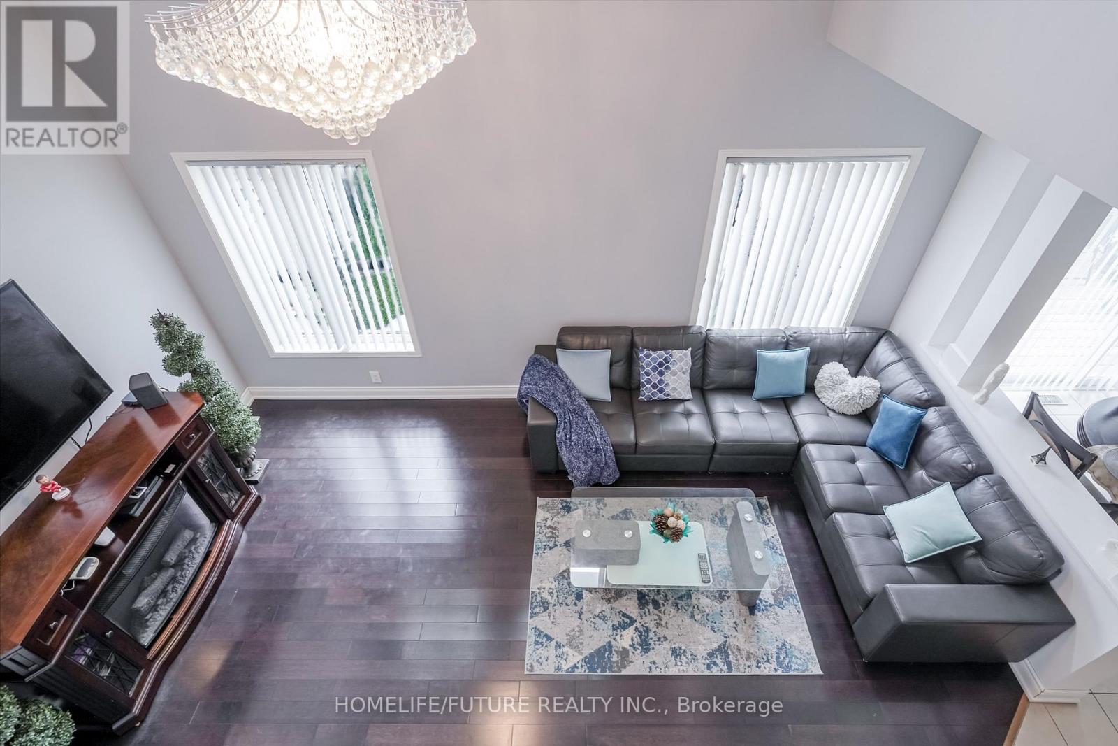 14 MOSELY CRESCENT - 10