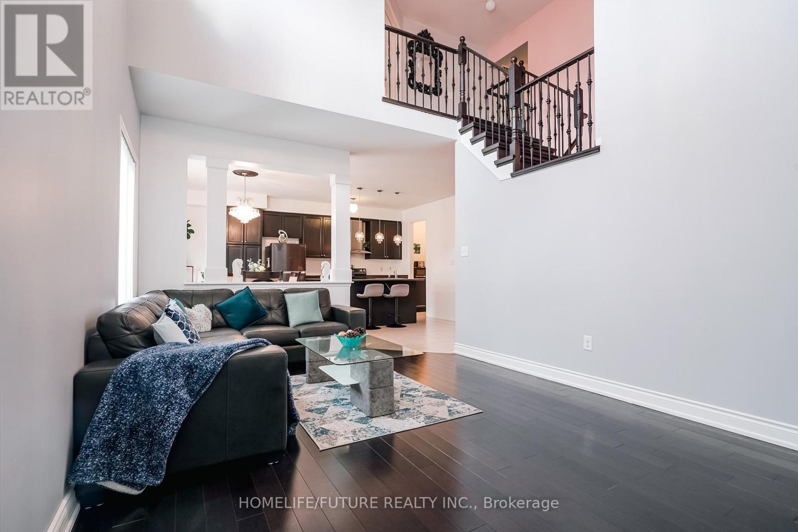 14 MOSELY CRESCENT - 13