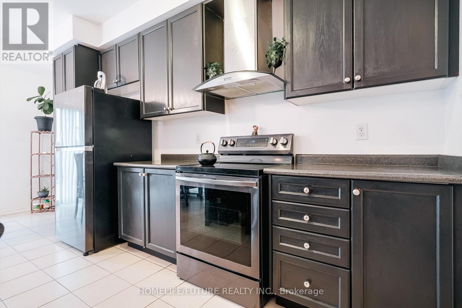 14 MOSELY CRESCENT - 16