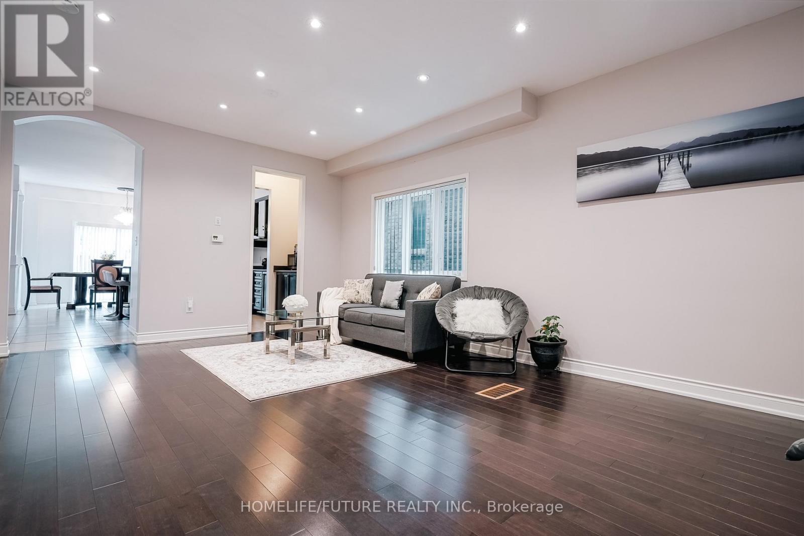 14 MOSELY CRESCENT - 20