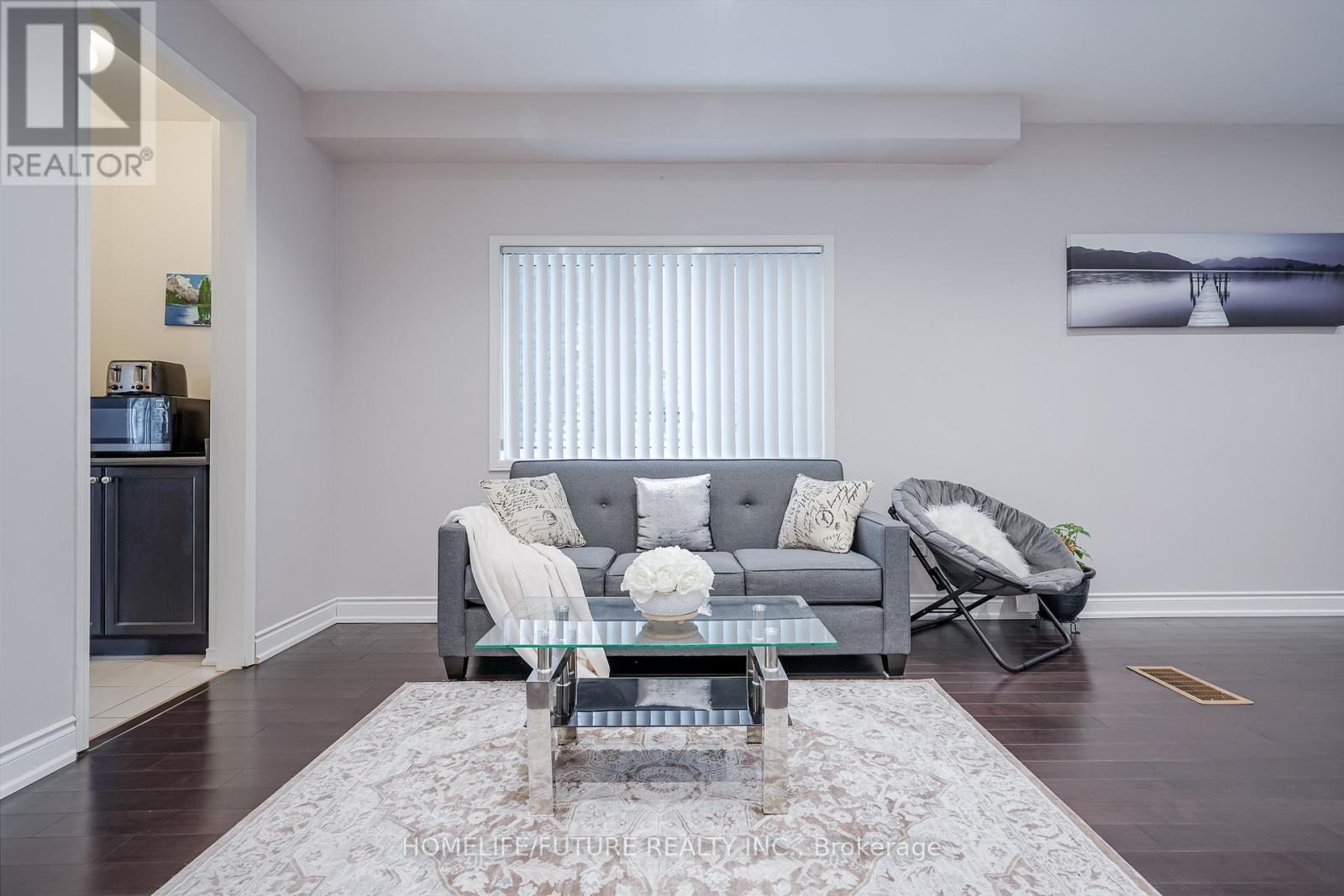 14 MOSELY CRESCENT - 21