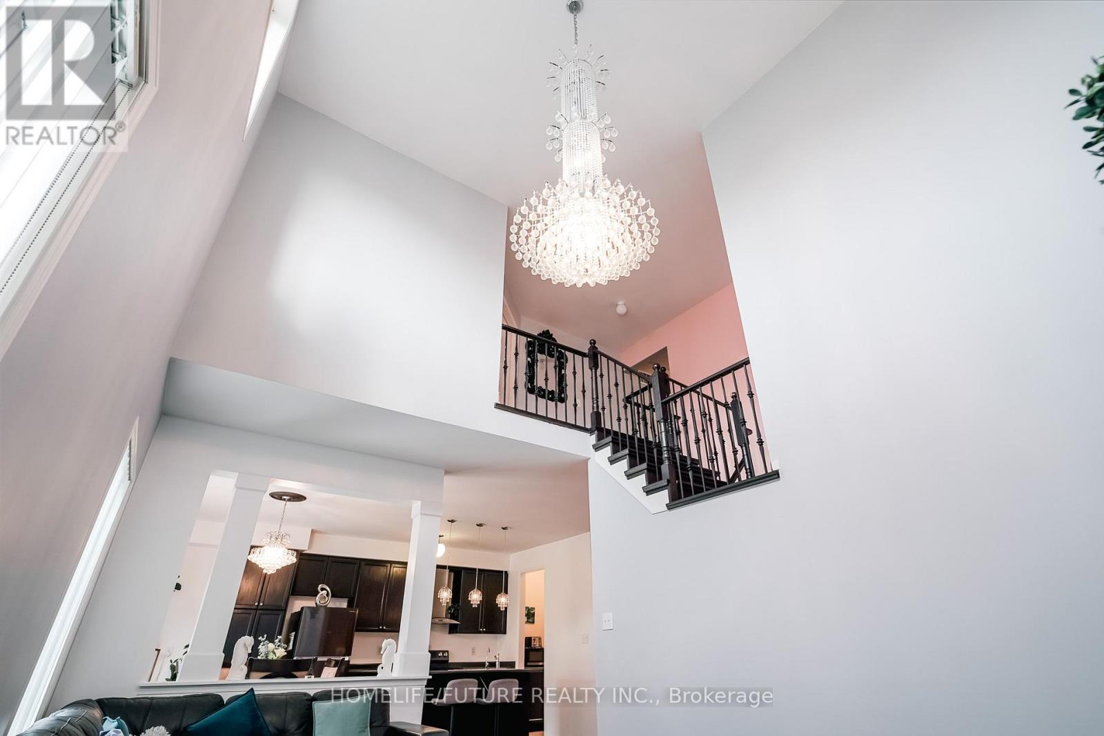 14 MOSELY CRESCENT - 22