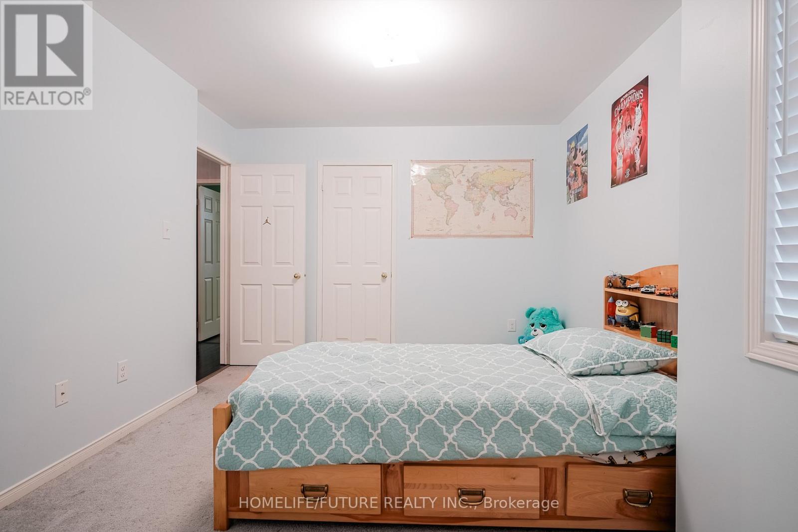 14 MOSELY CRESCENT - 27