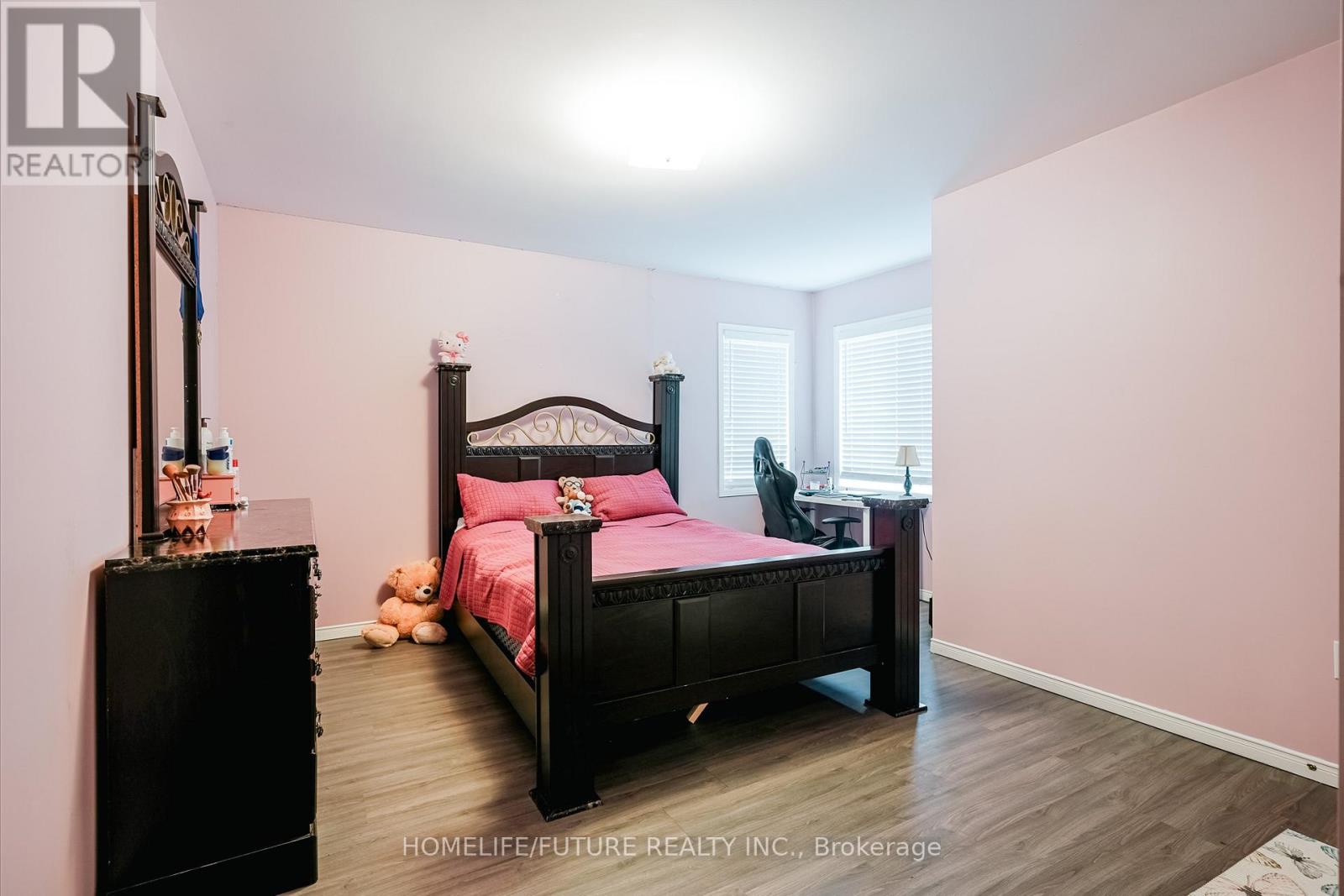 14 MOSELY CRESCENT - 29