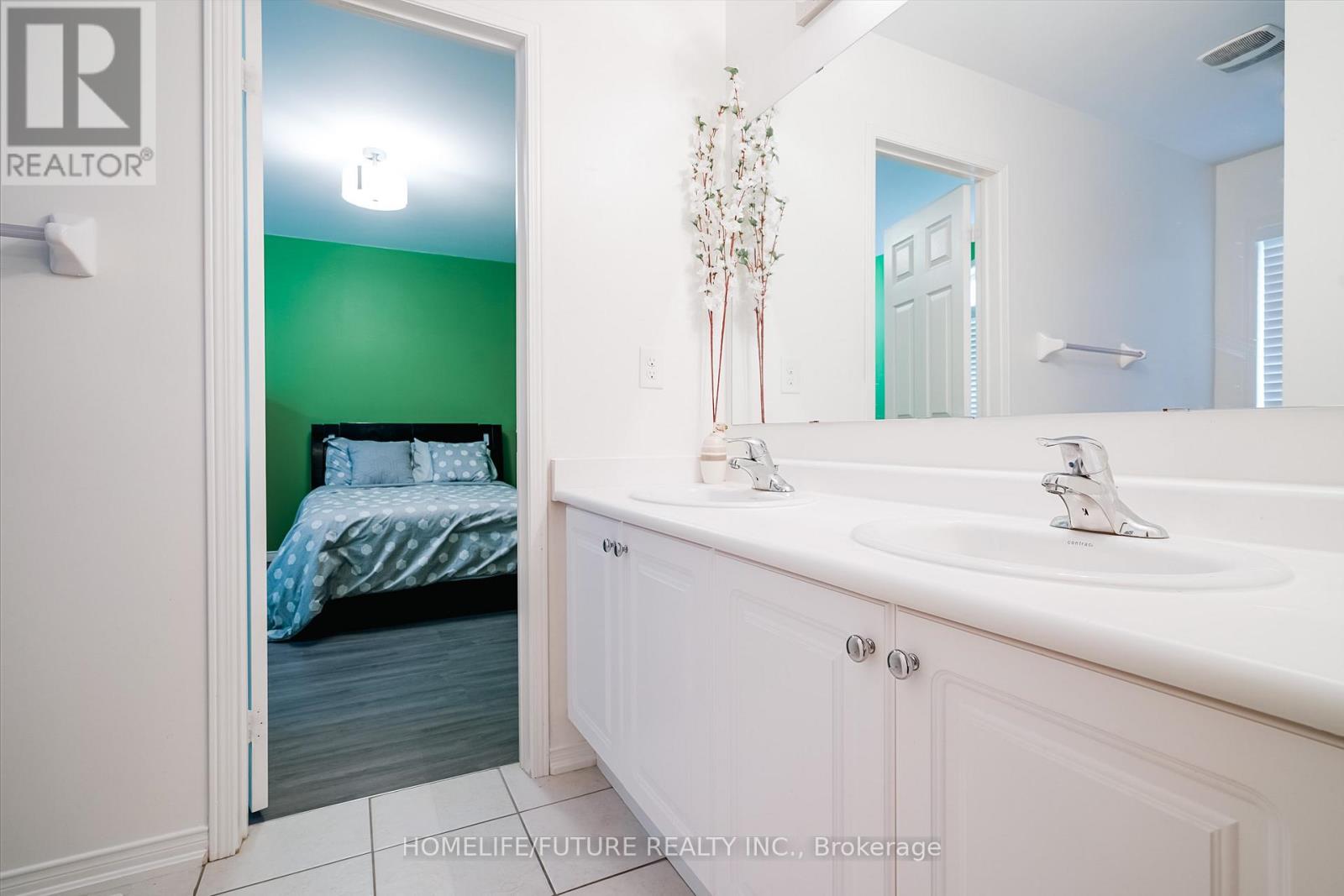 14 MOSELY CRESCENT - 31