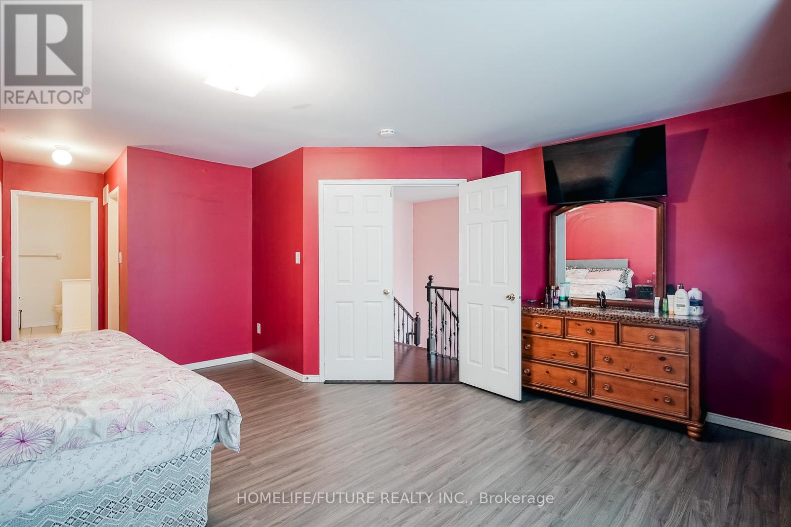 14 MOSELY CRESCENT - 37