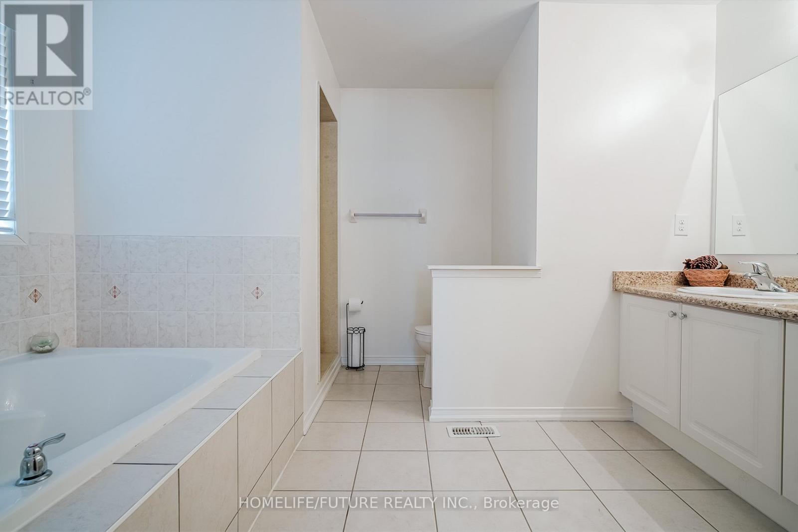 14 MOSELY CRESCENT - 43