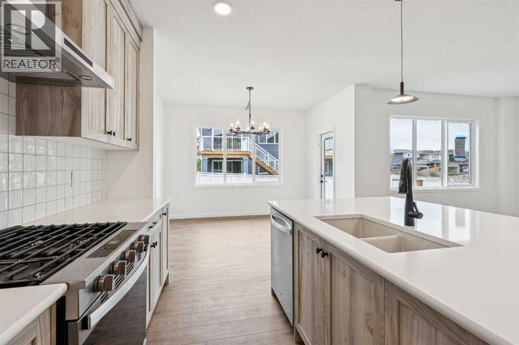 1030 Bayview Crescent SW - 18