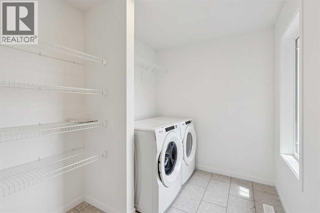 1030 Bayview Crescent SW - 29