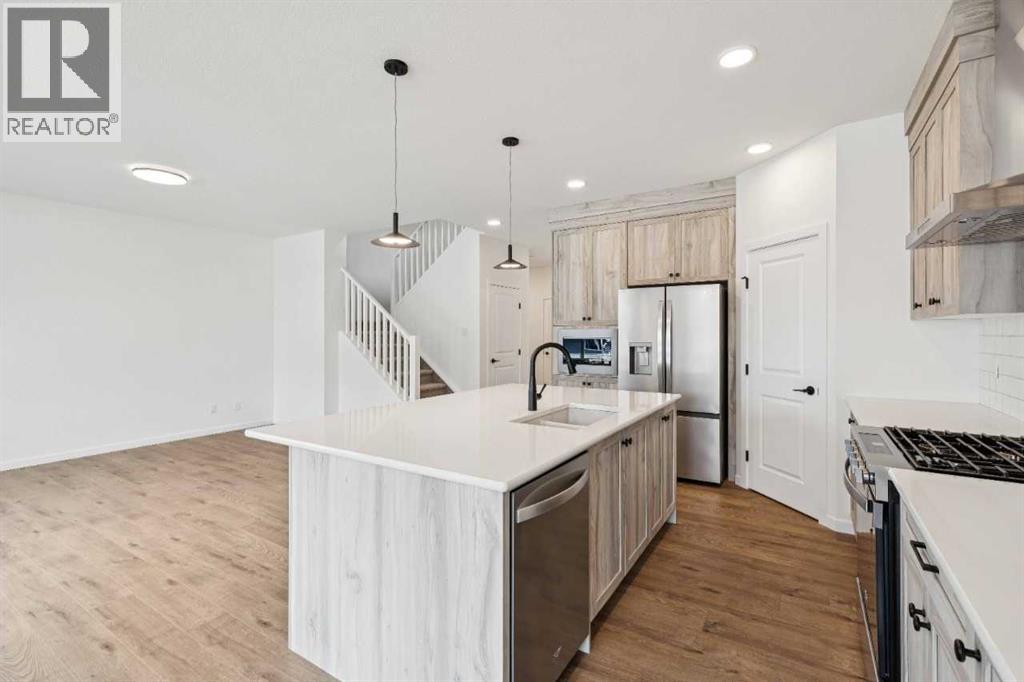 1030 Bayview Crescent SW - 16