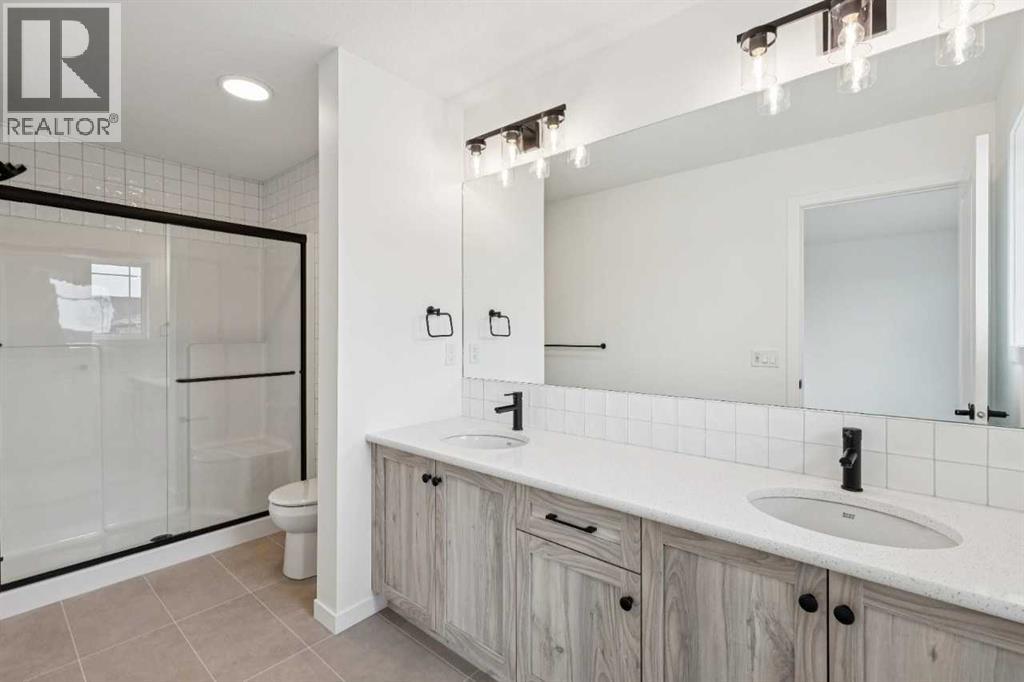 1030 Bayview Crescent SW - 33