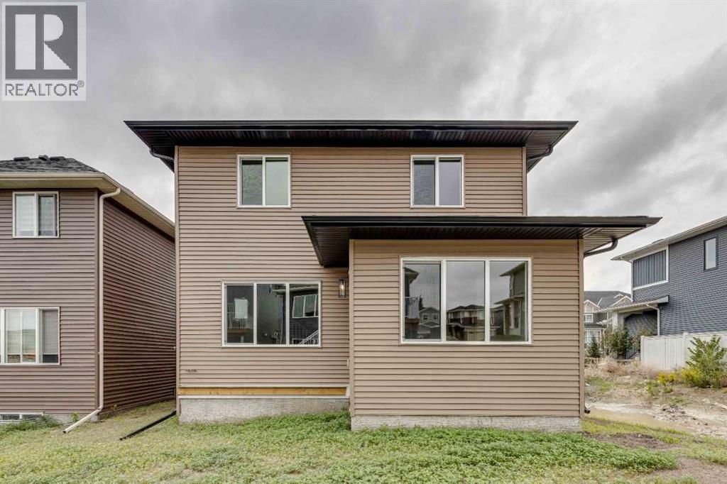 1030 Bayview Crescent SW - 37