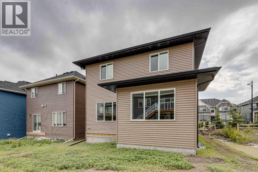 1030 Bayview Crescent SW - 38