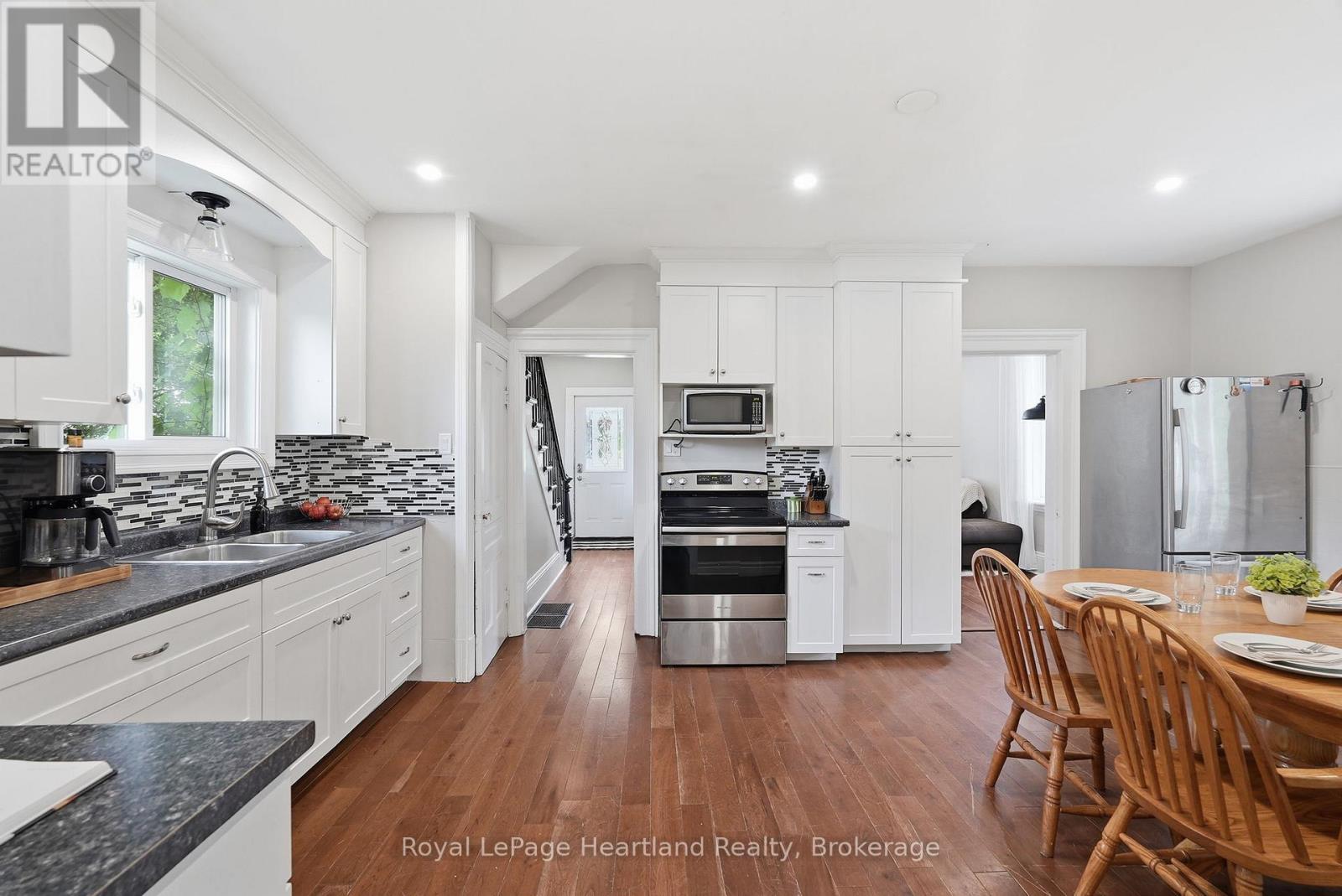 504 MAPLE STREET - 15