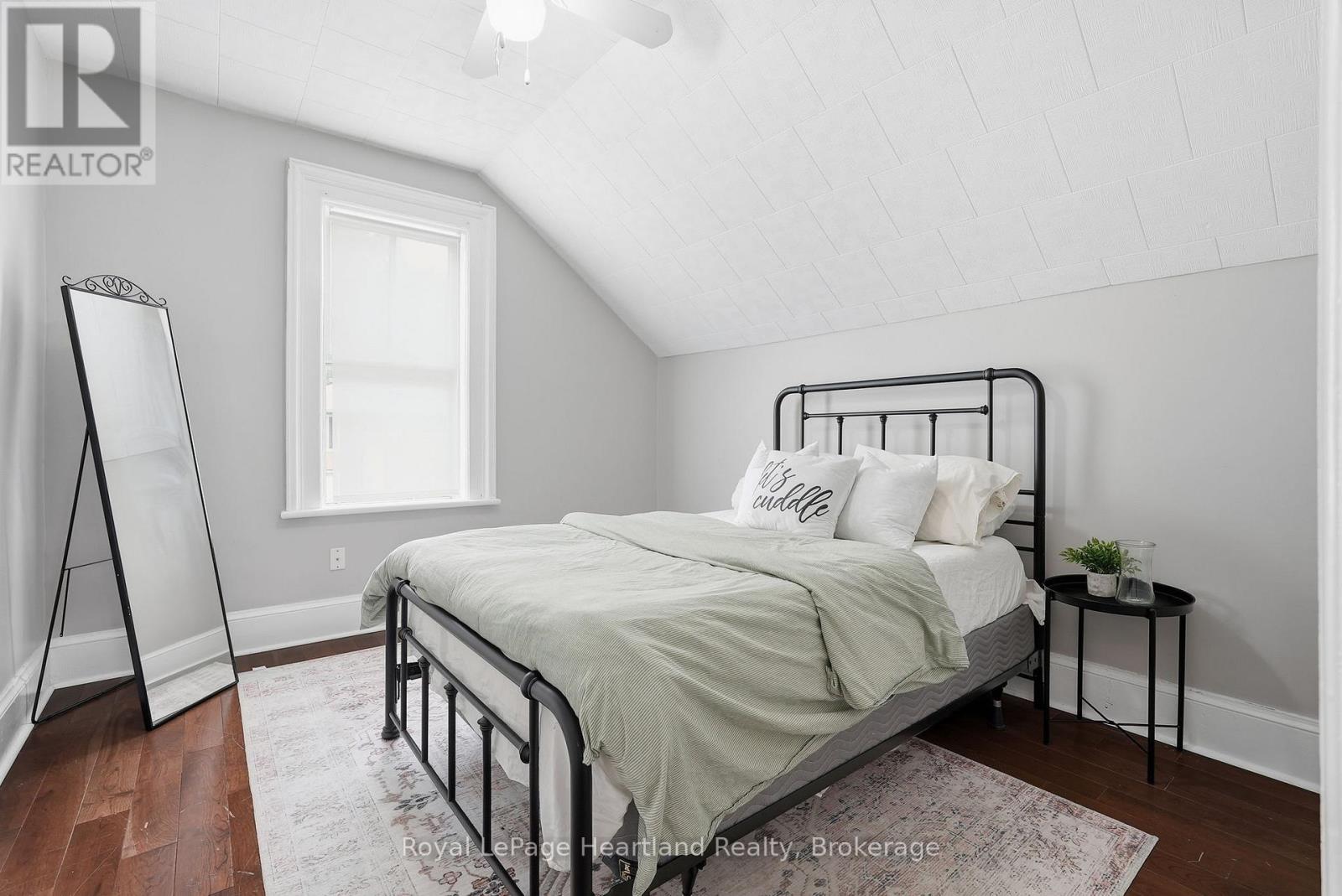 504 MAPLE STREET - 25
