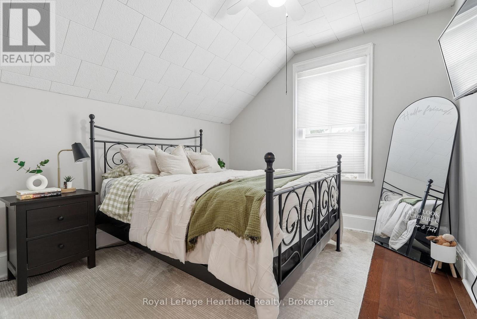 504 MAPLE STREET - 26