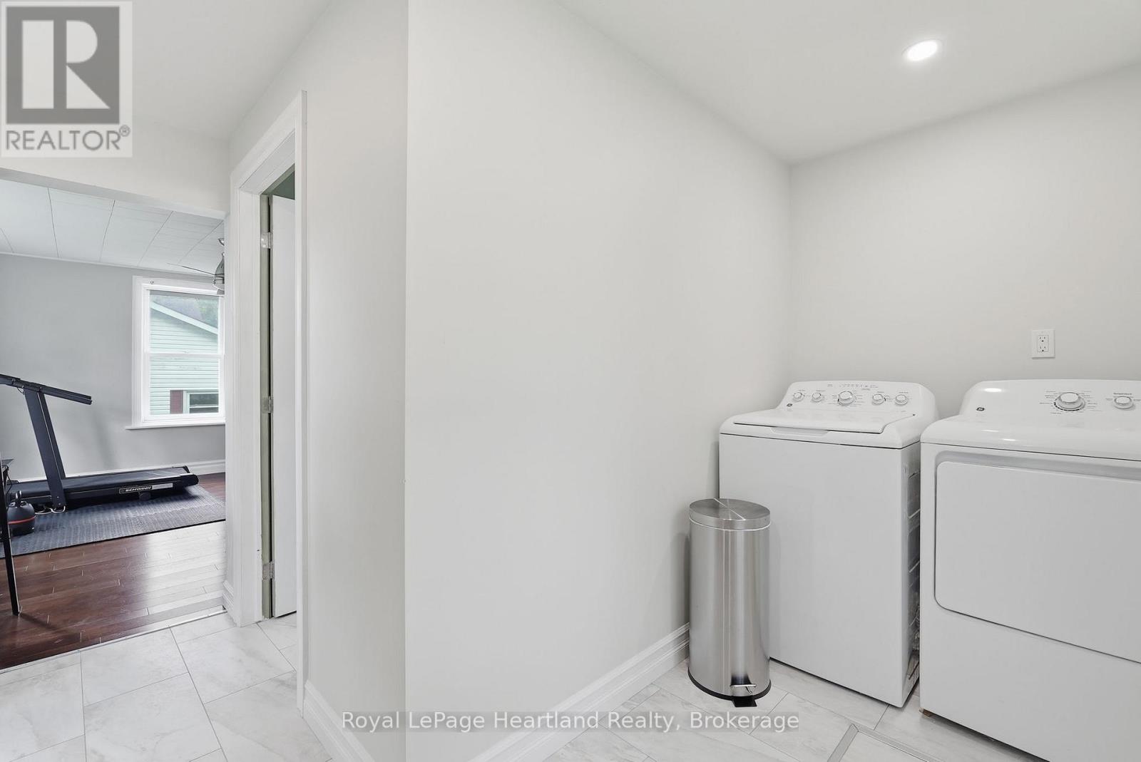 504 MAPLE STREET - 30