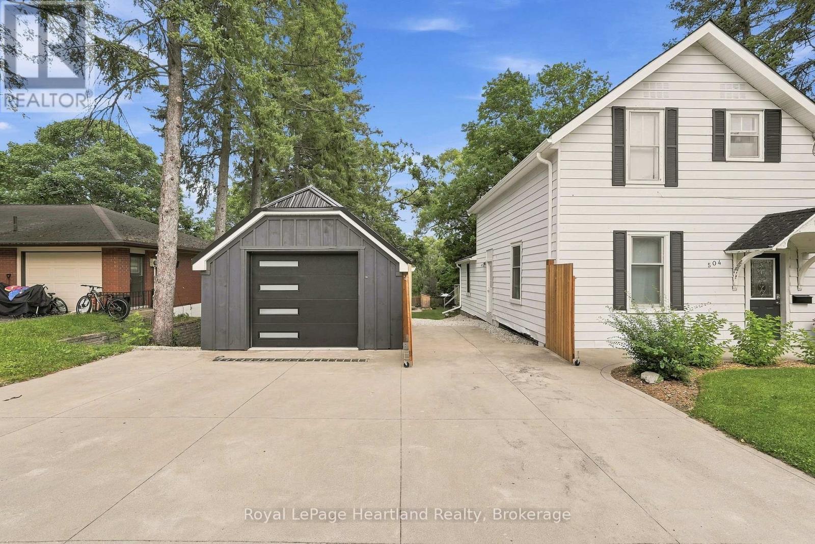 504 MAPLE STREET - 6
