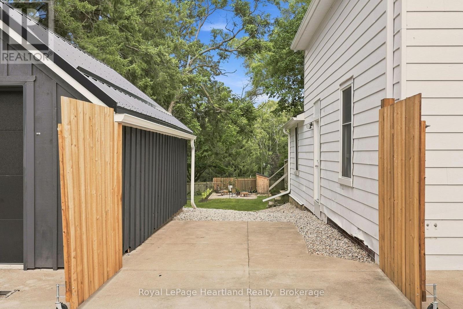 504 MAPLE STREET - 7
