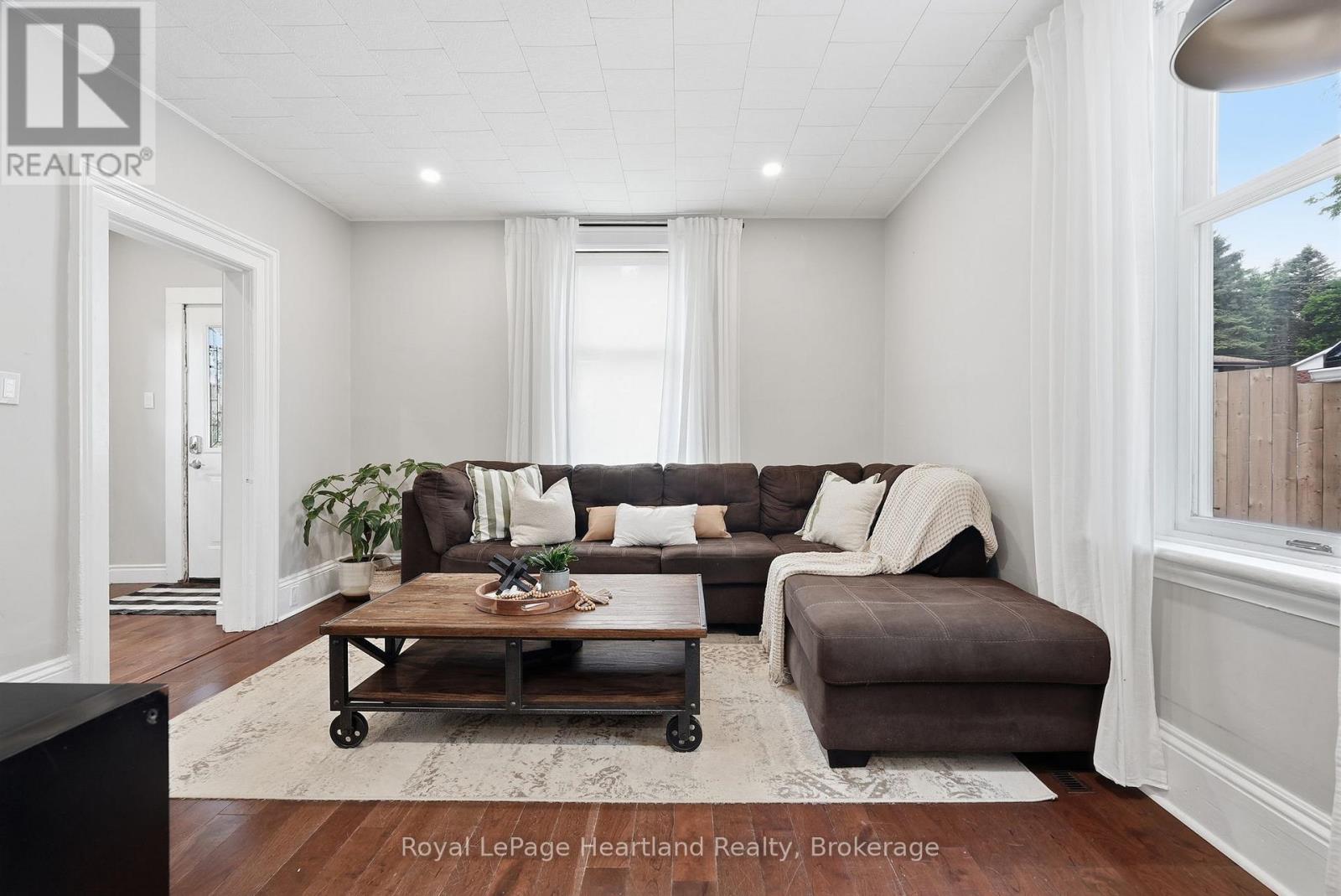 504 MAPLE STREET - 9