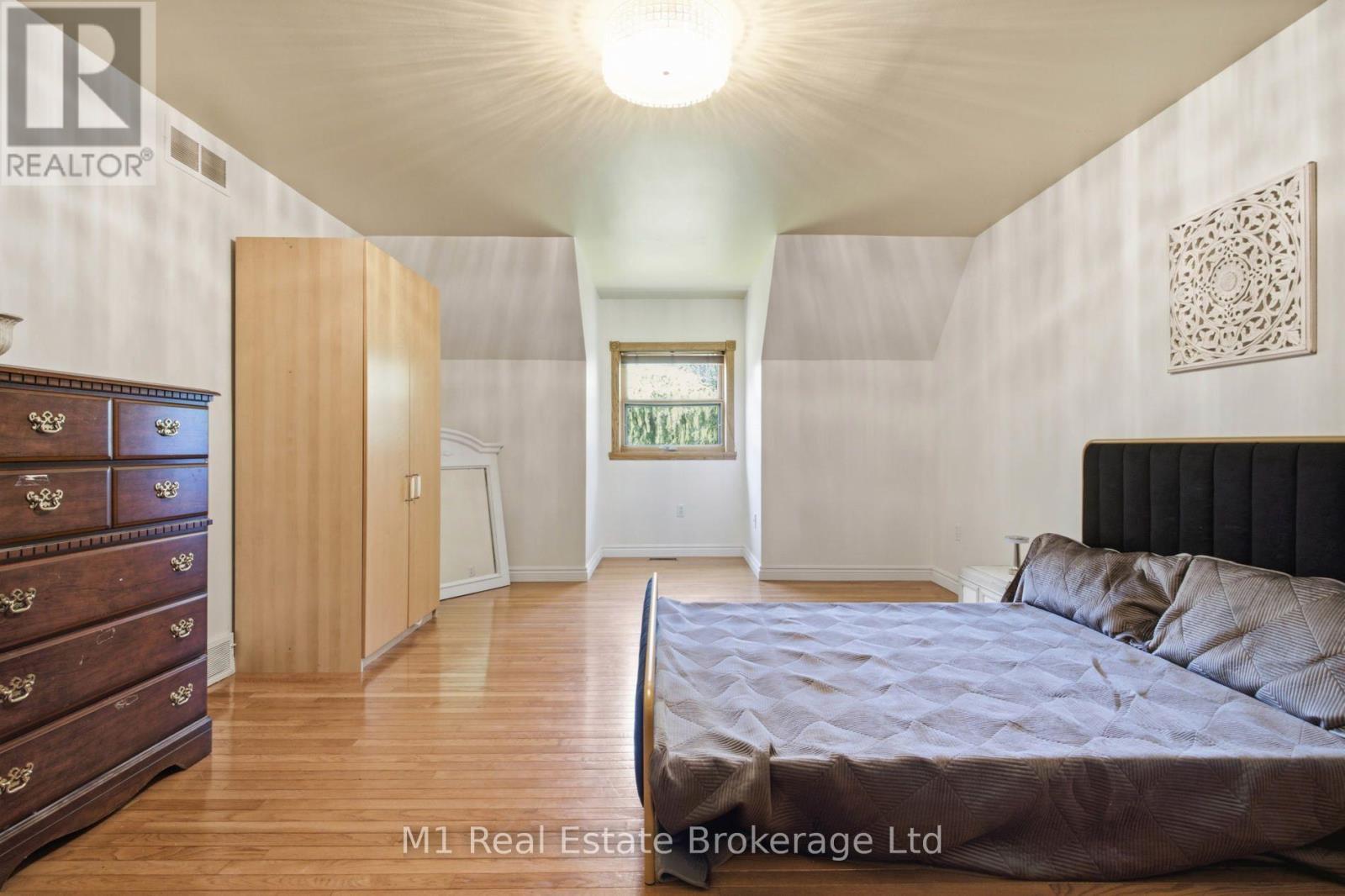 142631 35 ROAD - Image 17