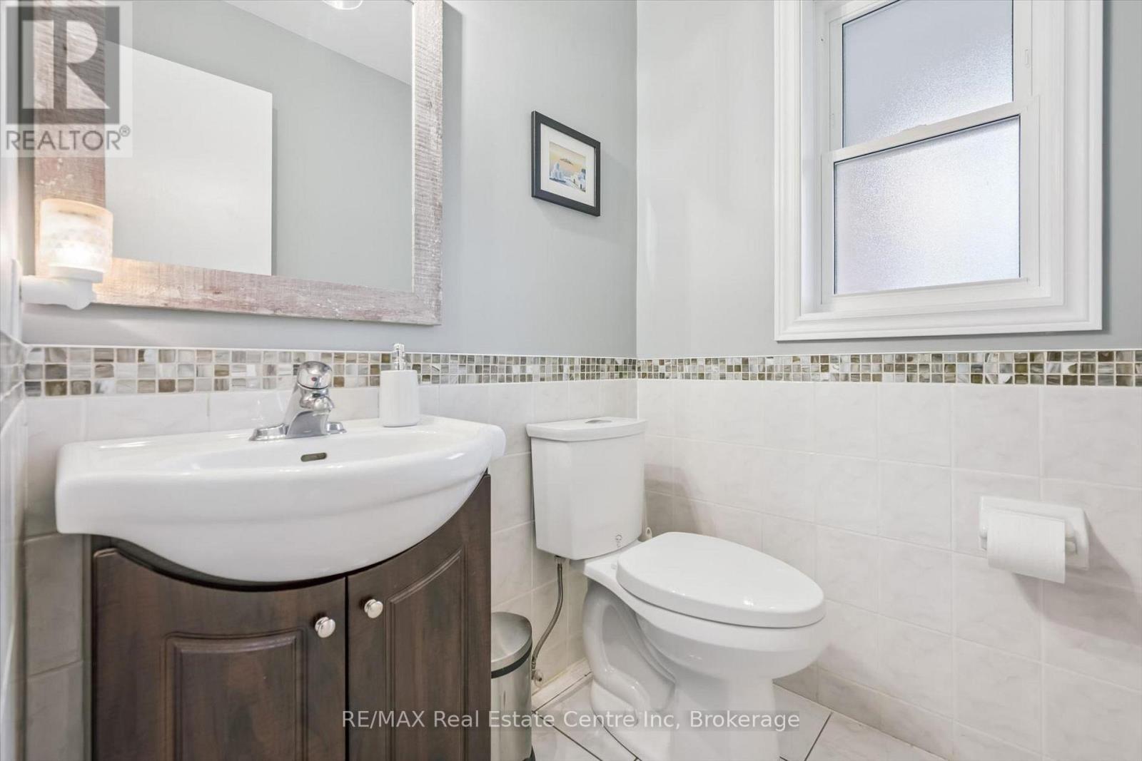 339 DANIEL CRESCENT - 11