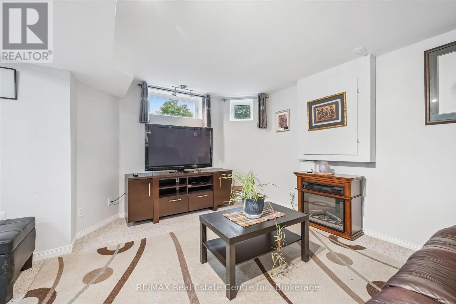 339 DANIEL CRESCENT - 23