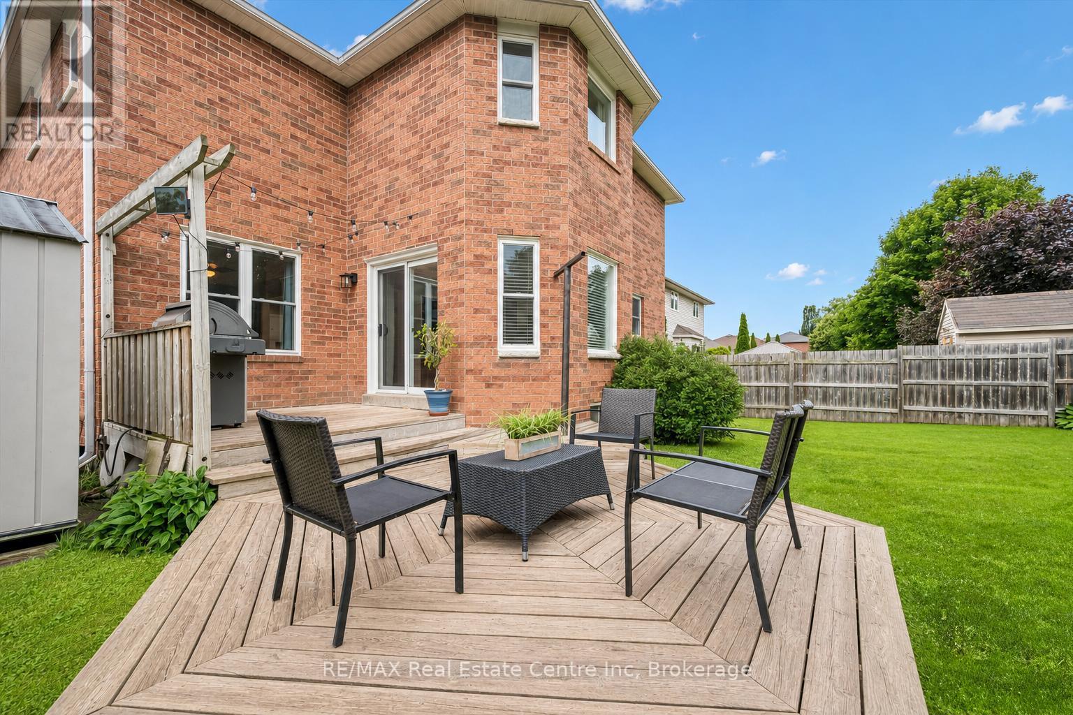 339 DANIEL CRESCENT - 29