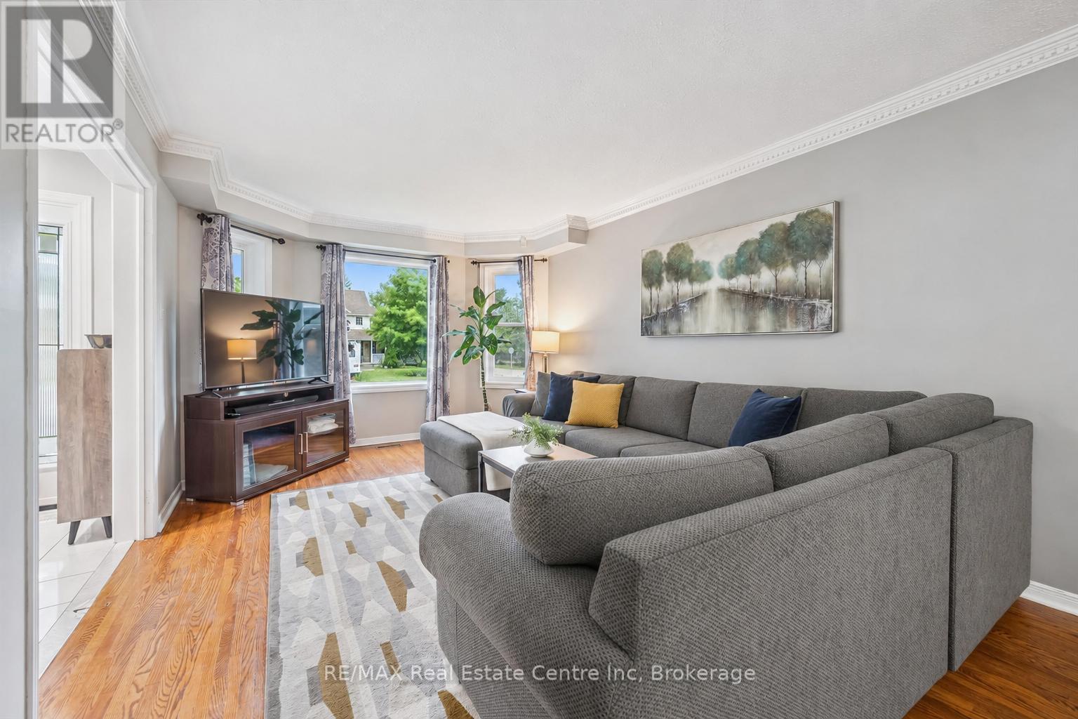 339 DANIEL CRESCENT - 3