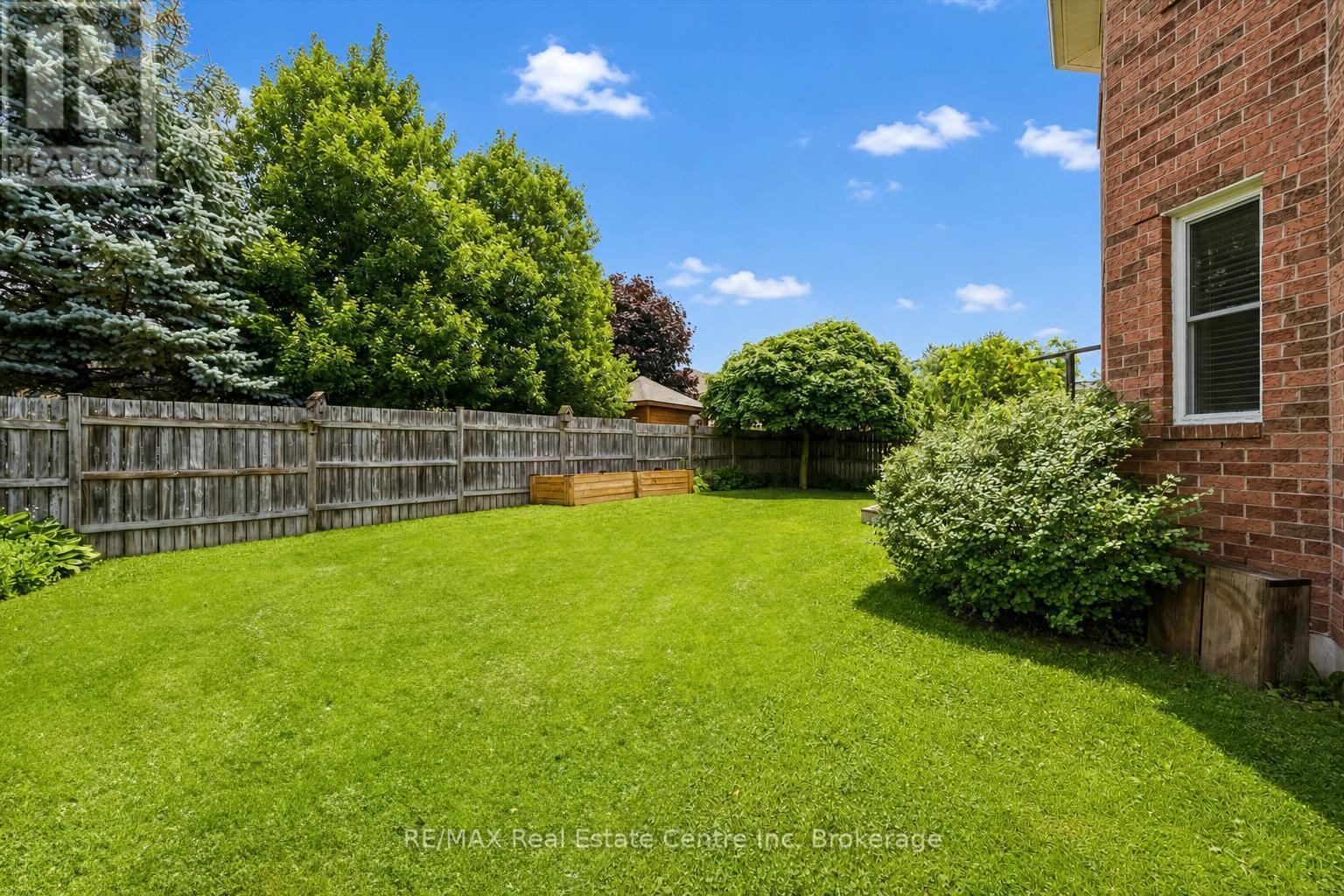 339 DANIEL CRESCENT - 31