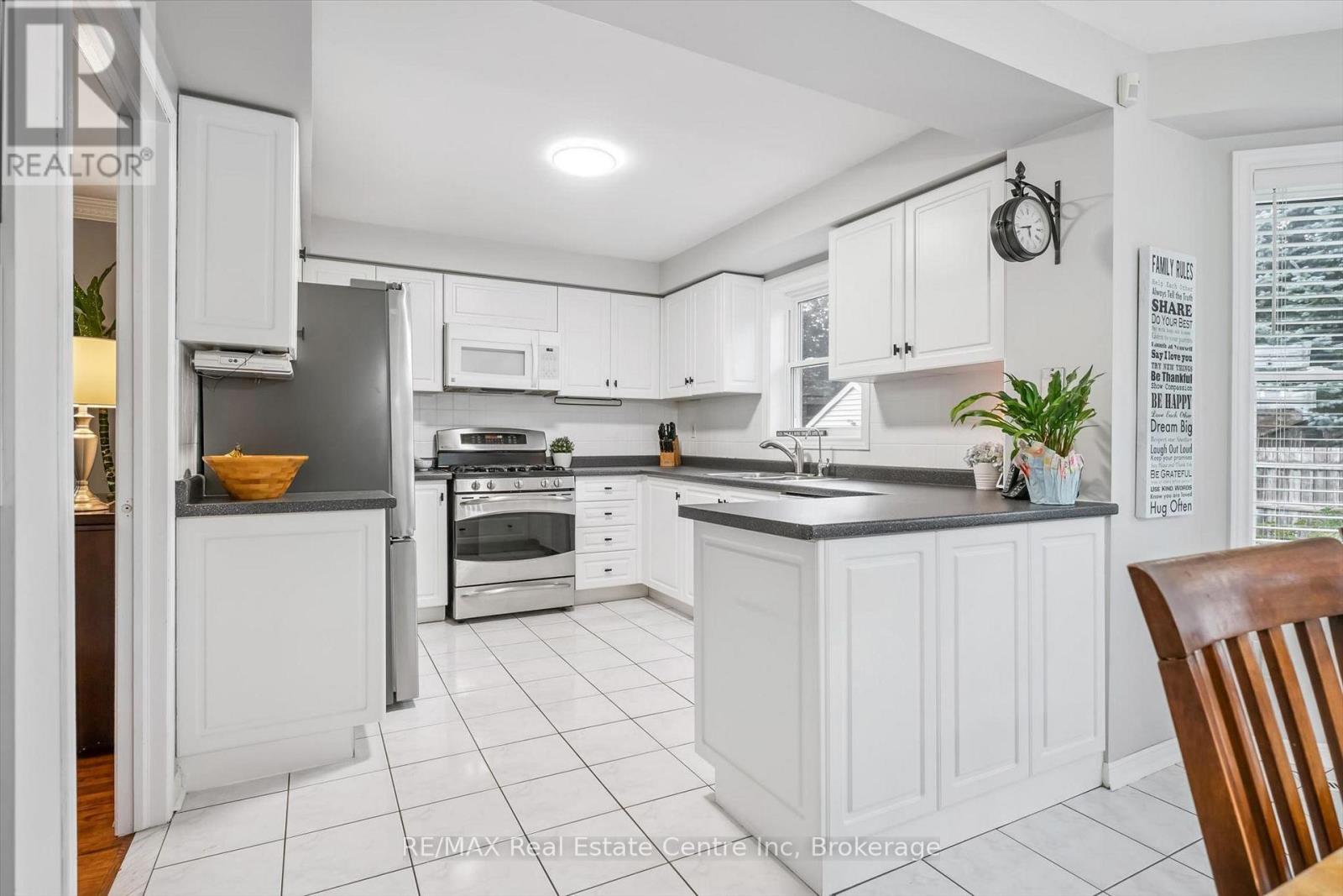 339 DANIEL CRESCENT - 6