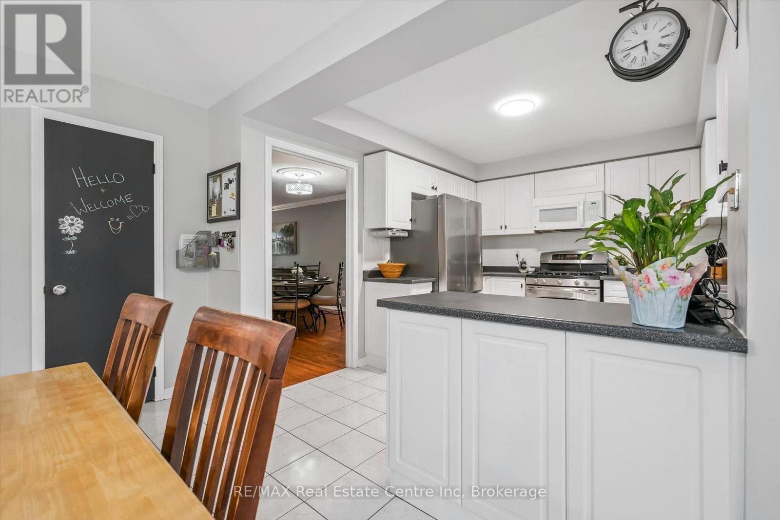 339 DANIEL CRESCENT - 8