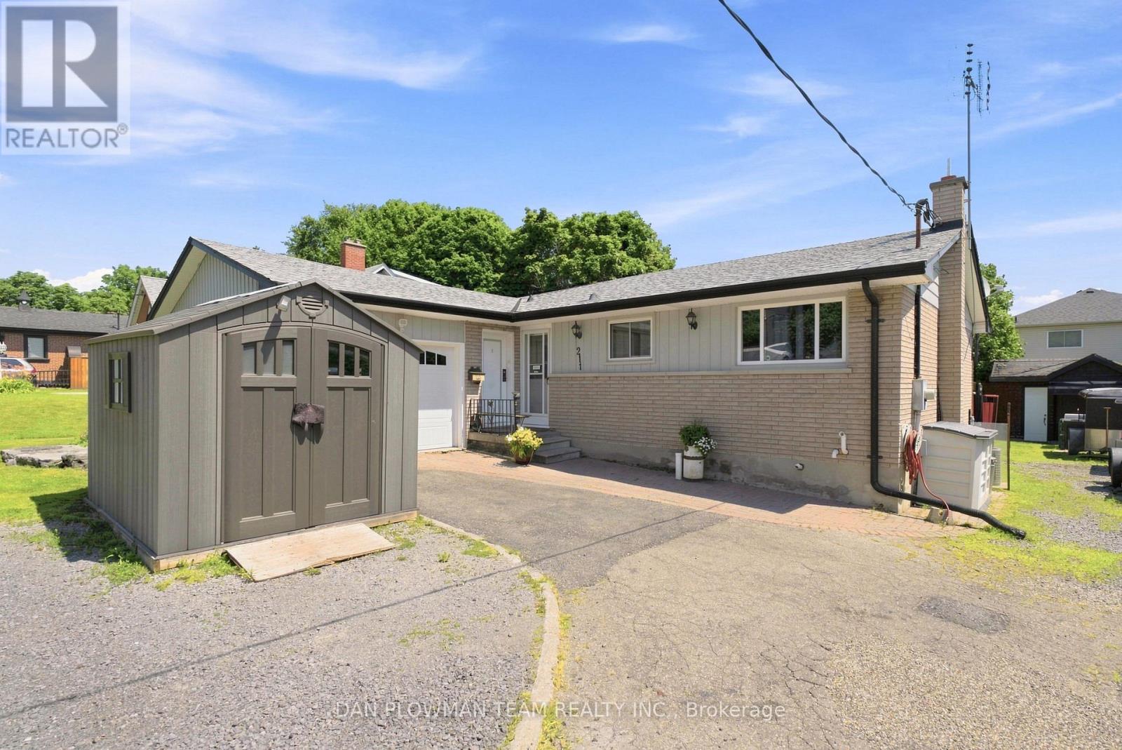 211 LIBERTY STREET N - 1