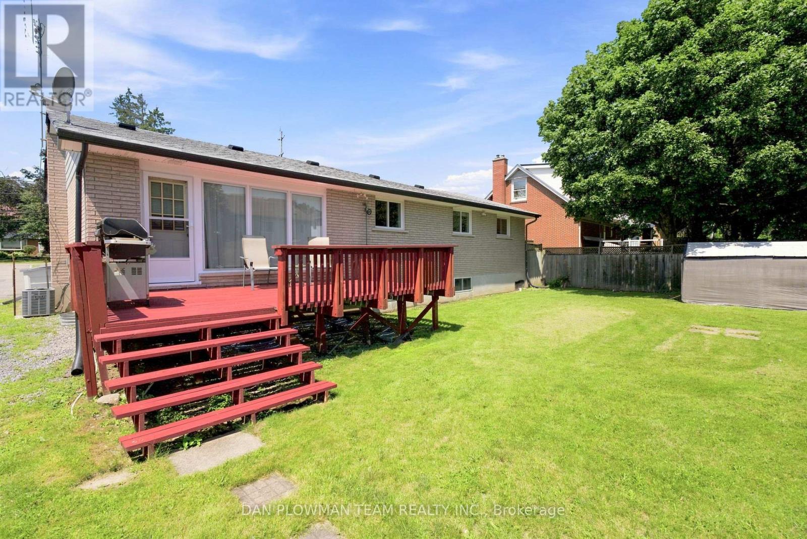 211 LIBERTY STREET N - 38