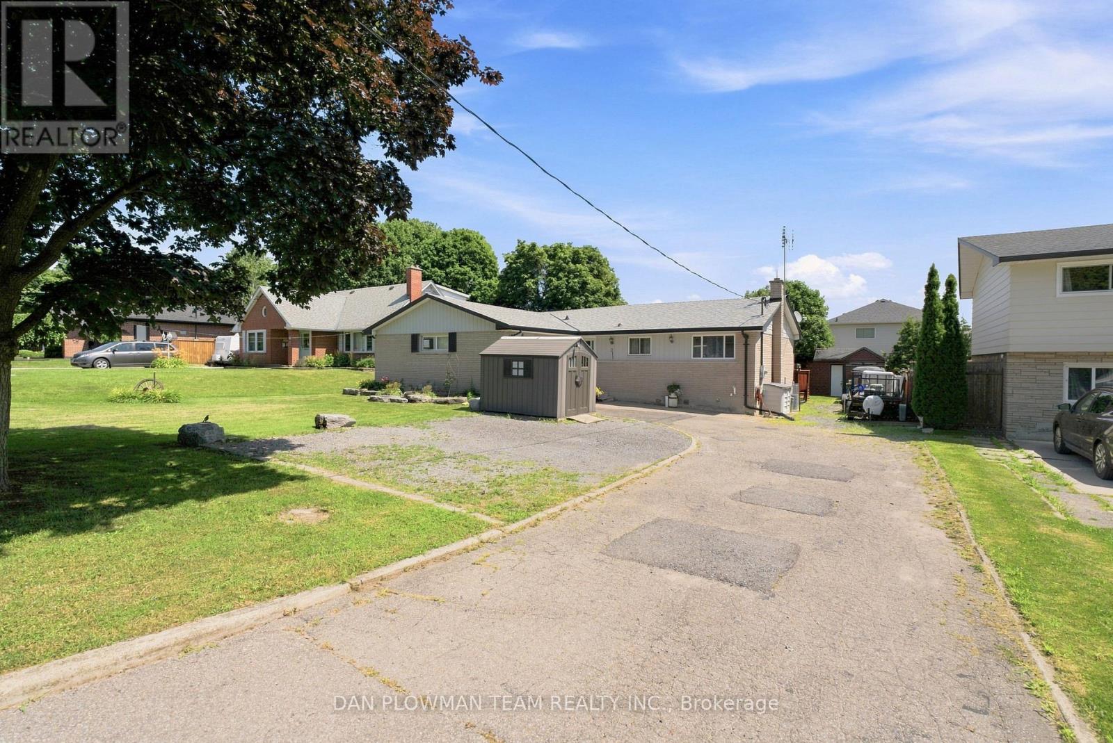 211 LIBERTY STREET N - 3