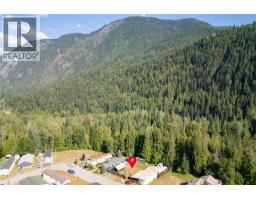 98 Johnson Way, Revelstoke, BC V0E2S0 Photo 7