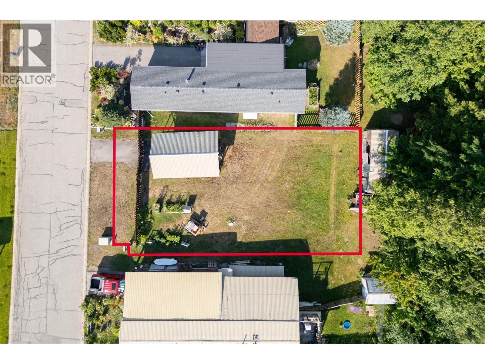 APPROXIMATE PROPERTY LINES