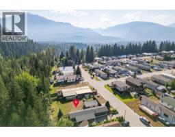 98 Johnson Way, Revelstoke, BC V0E2S0 Photo 6