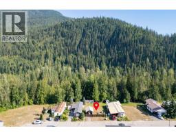 98 Johnson Way, Revelstoke, BC V0E2S0 Photo 8