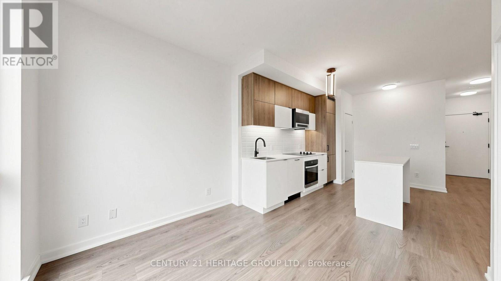 #718 8888 YONGE STREET - 13