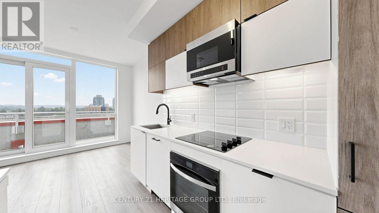 #718 8888 YONGE STREET - 18