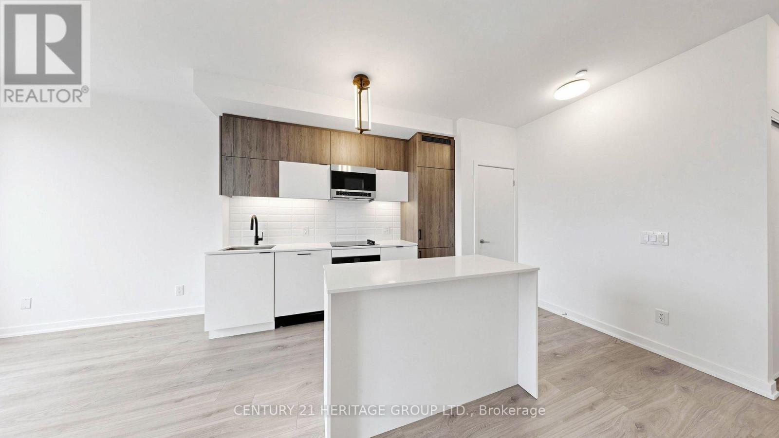 #718 8888 YONGE STREET - 20