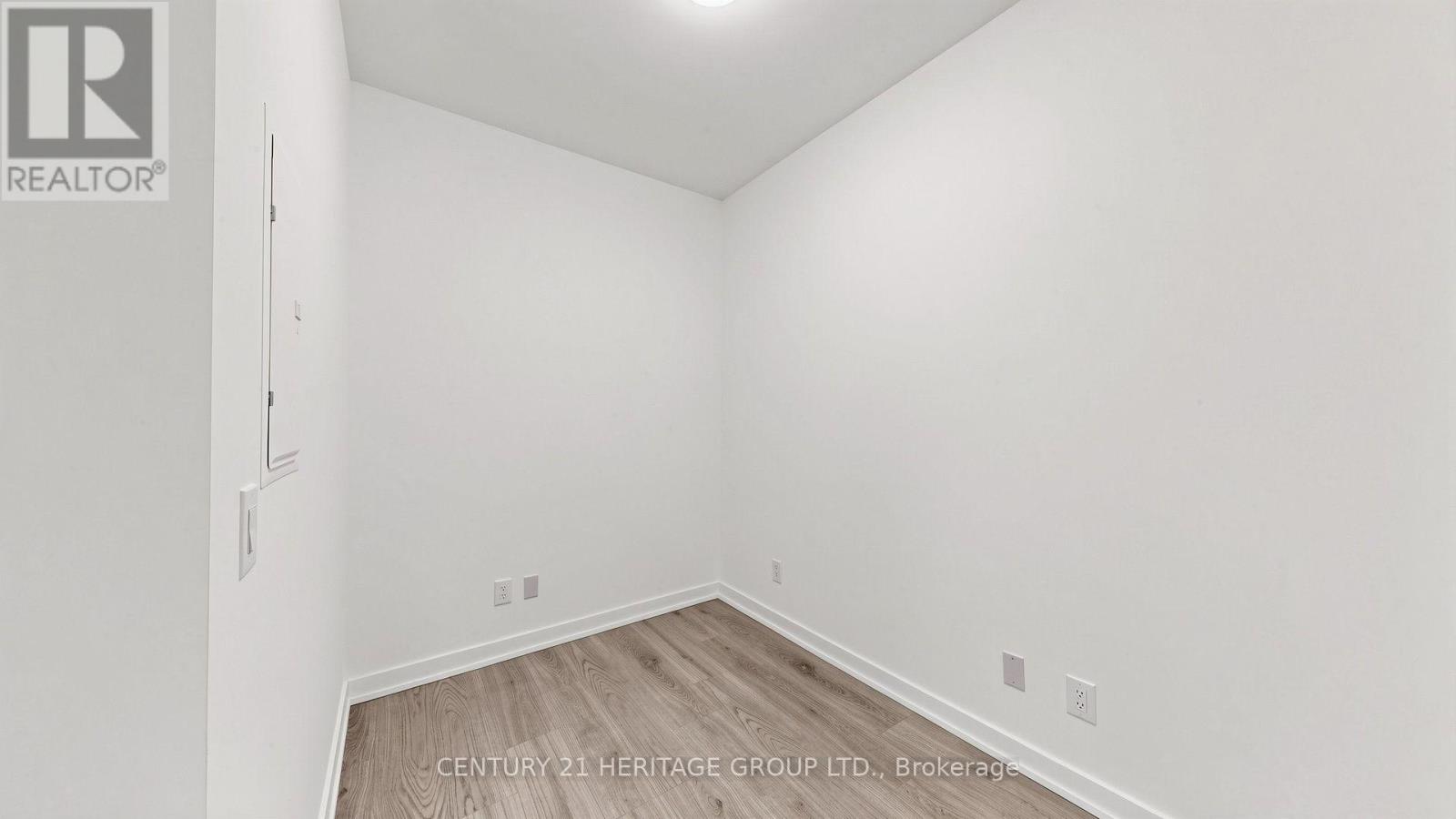 #718 8888 YONGE STREET - 21