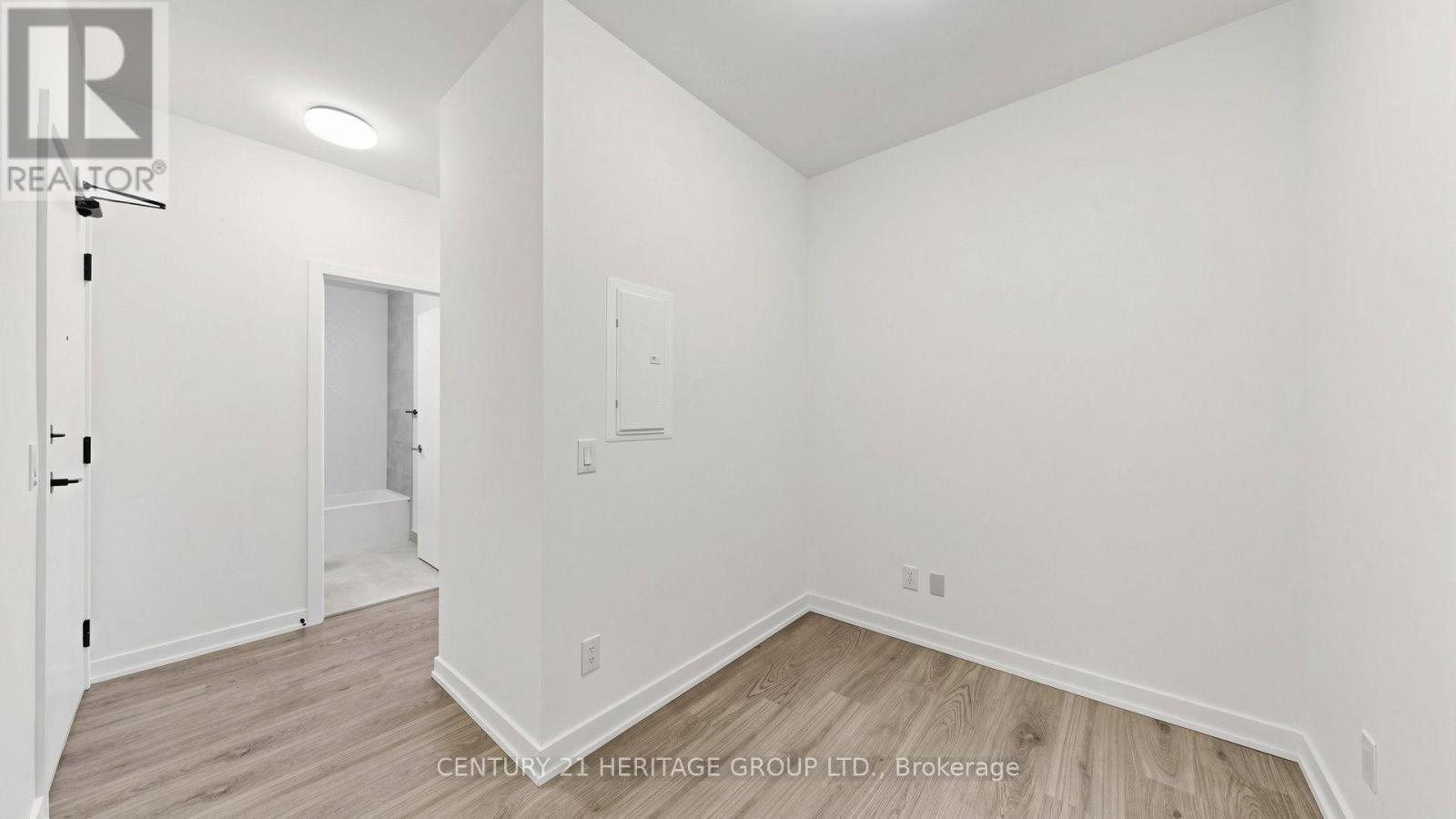 #718 8888 YONGE STREET - 22