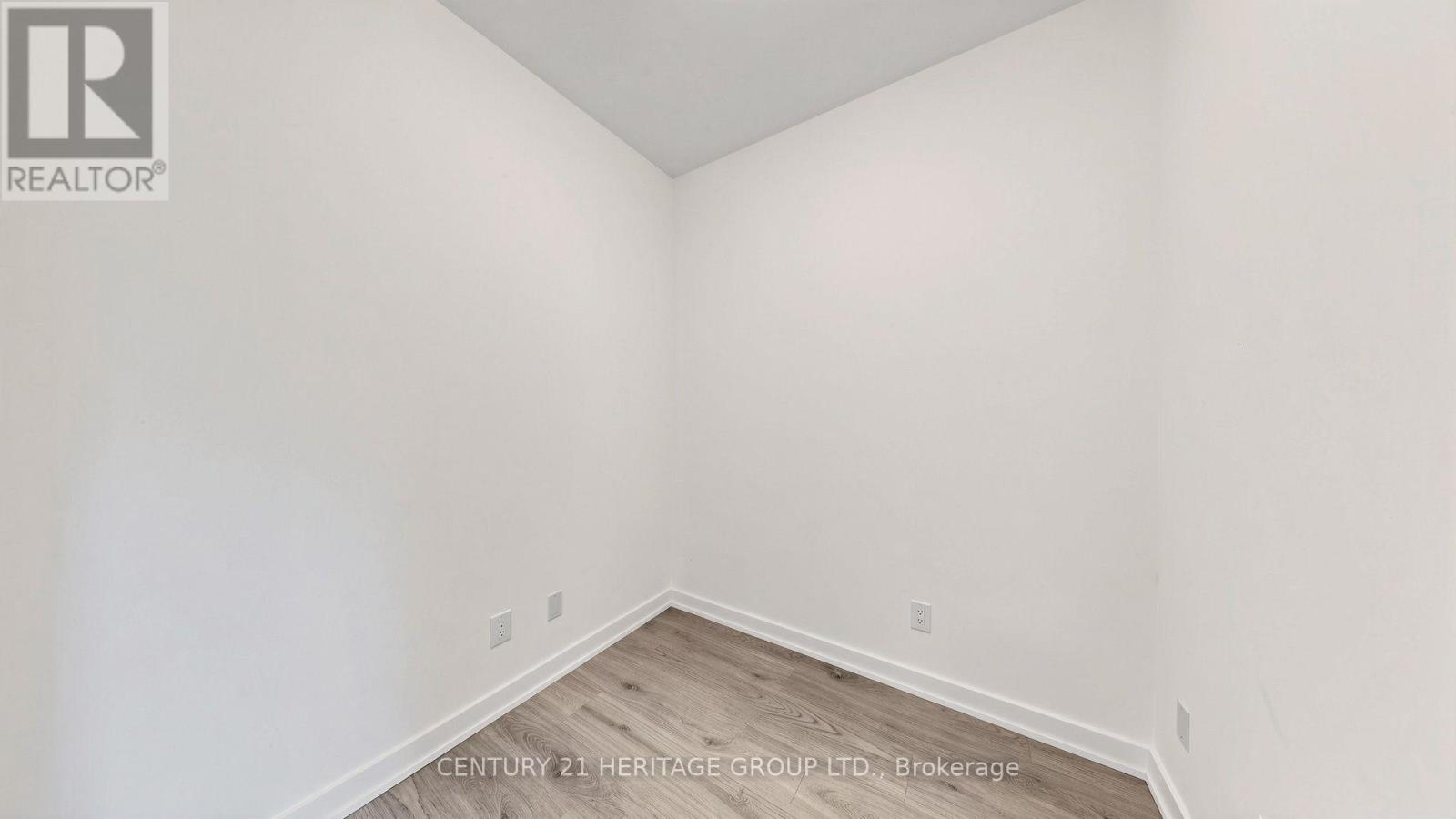 #718 8888 YONGE STREET - 24