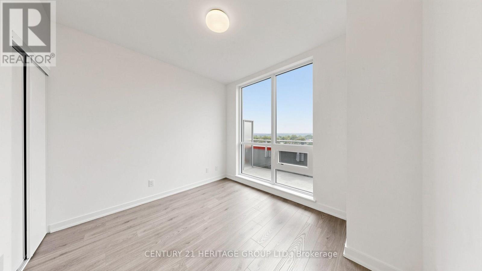 #718 8888 YONGE STREET - 26