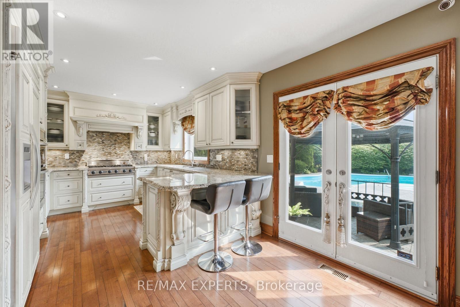 215 VELMAR DRIVE - Image 14